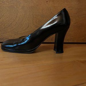 Linea Wallys black pumps,  shiny leather, size 38